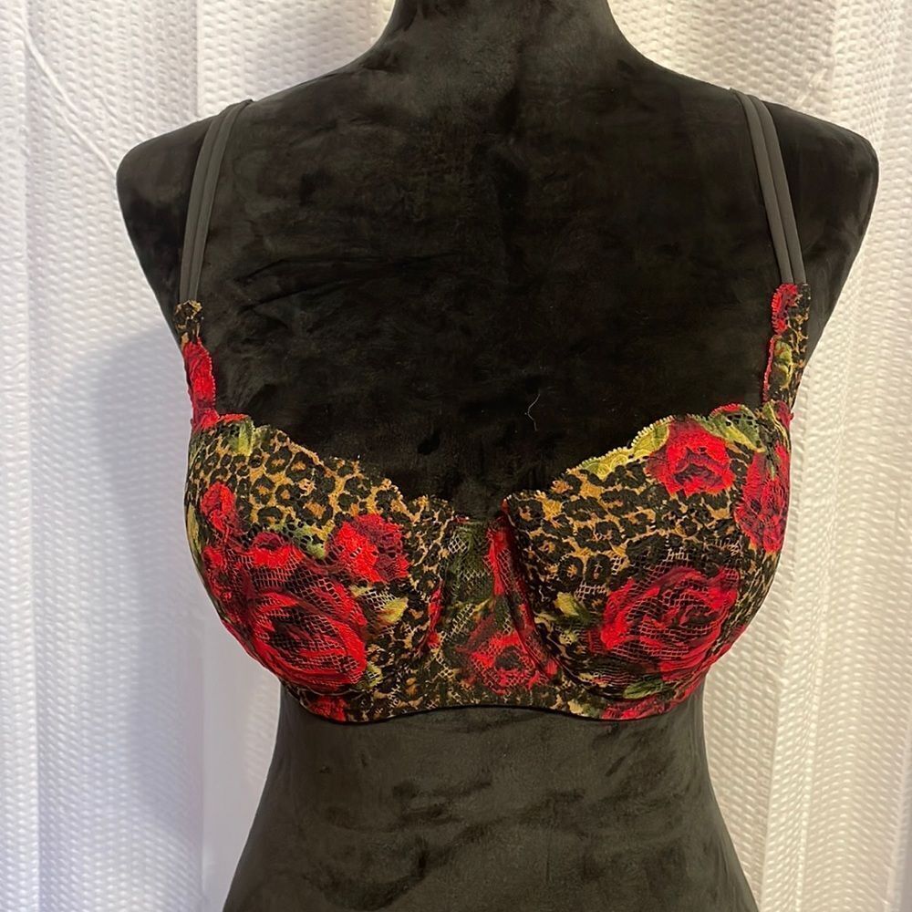 Victoria’s Secret rose and leopard print bra size 34D